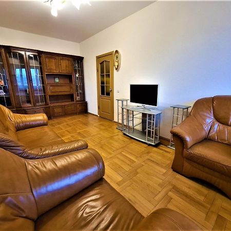 82-Avenue Apartment Chernivtsi Bagian luar foto