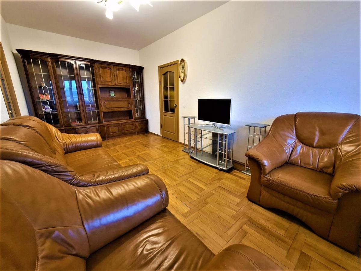 82-Avenue Apartment Chernivtsi Bagian luar foto