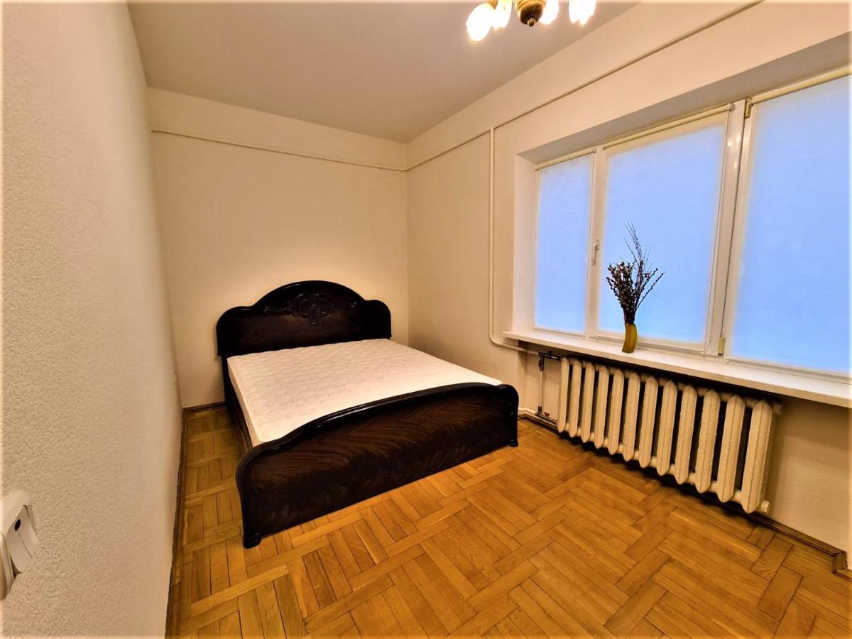 82-Avenue Apartment Chernivtsi Bagian luar foto