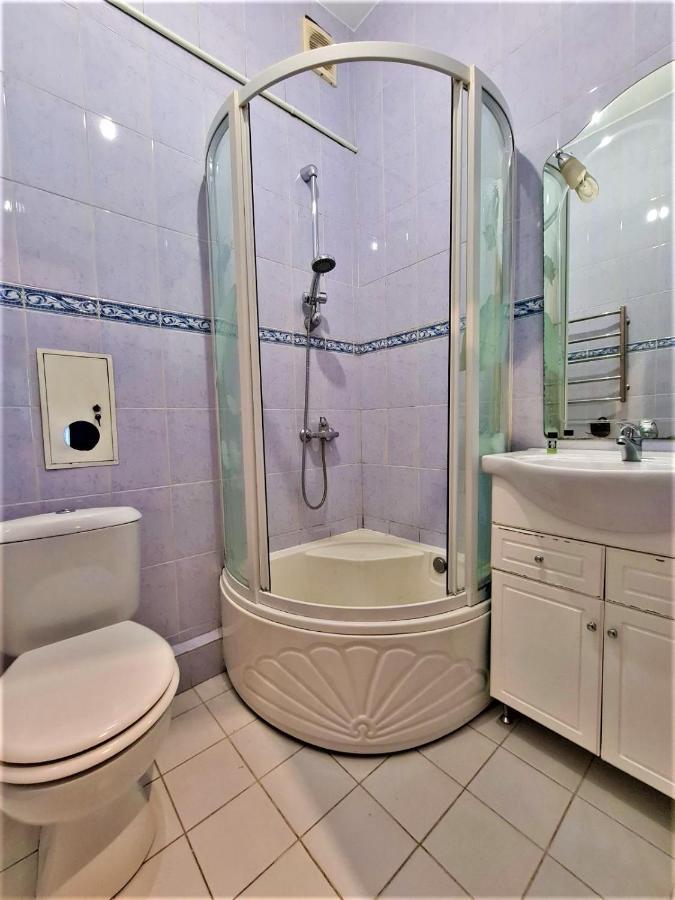 82-Avenue Apartment Chernivtsi Bagian luar foto